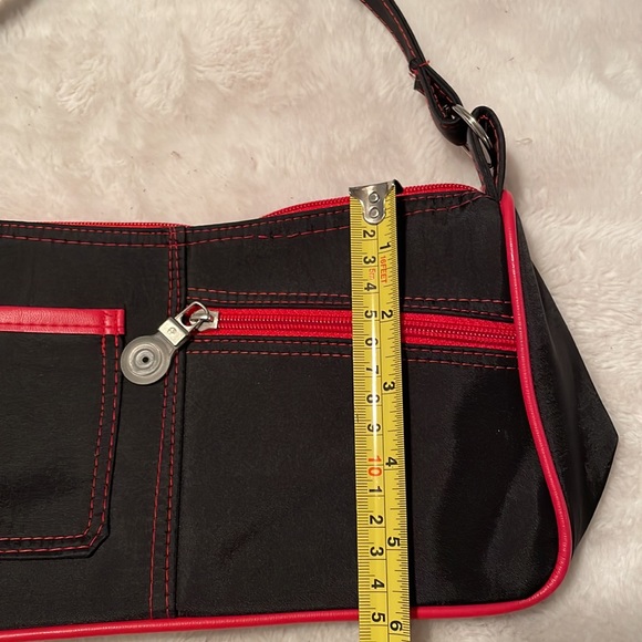 ⭐️Host Pick⭐️ Esprit vintage black & red nylon purse - Picture 14 of 15